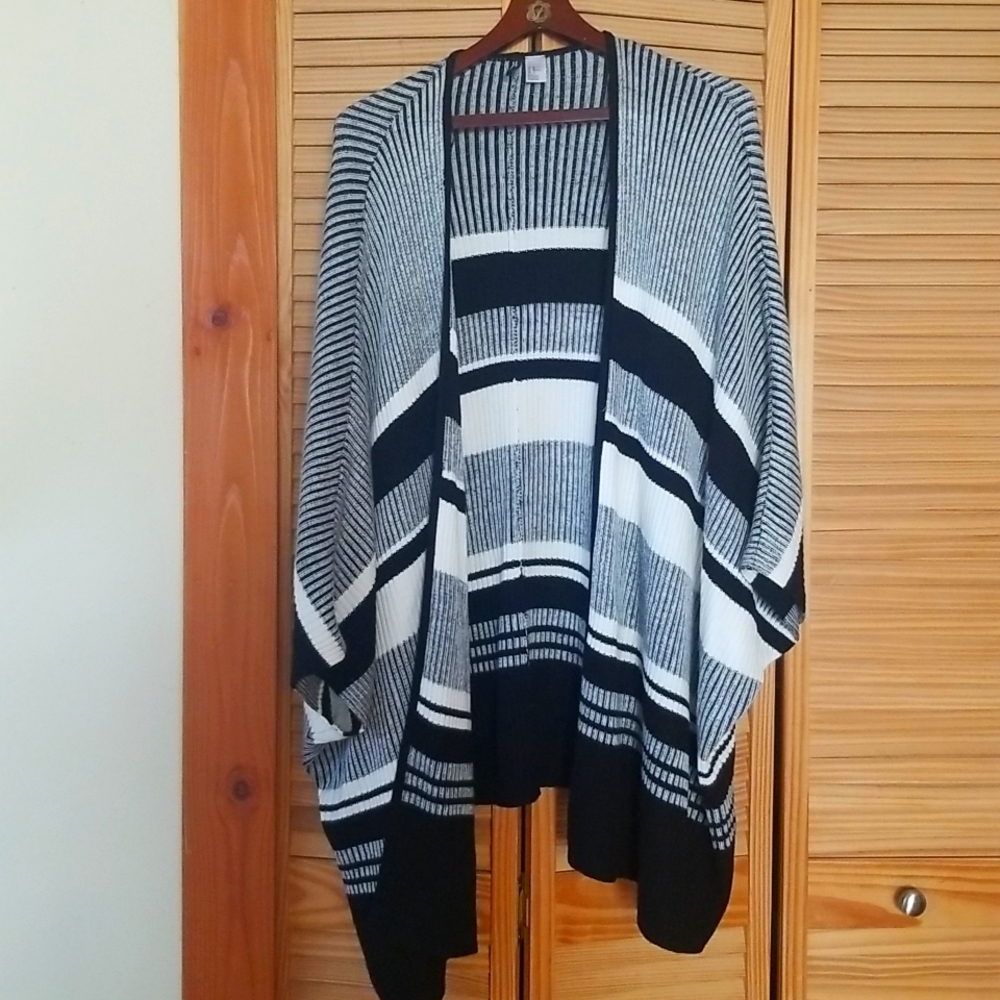 Shrug sweater